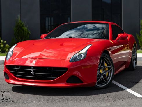 Used 2016 Ferrari California T RWD image 2