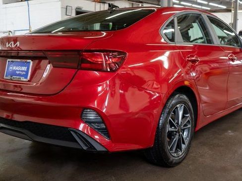 Used 2024 Kia Forte LXS w/ LXS Technology Package FWD image 6