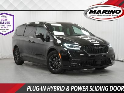 Used 2024 Chrysler Pacifica Select S Appearance