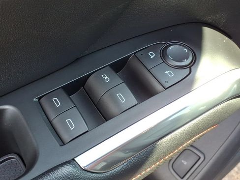 Used 2024 Chevrolet Traverse Z71 AWD/4WD image 19