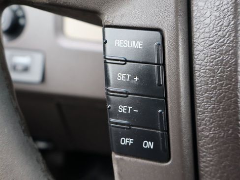 Used 2010 Ford F150 XLT image 29