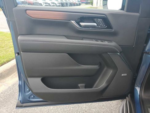 New 2025 GMC Yukon XL Denali w/ LPO, Illumination Package image 16