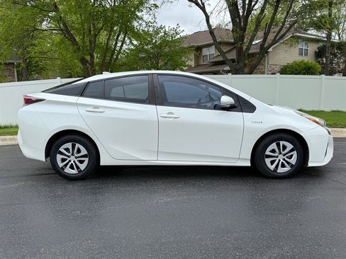 Used 2018 Toyota Prius Four FWD image 5