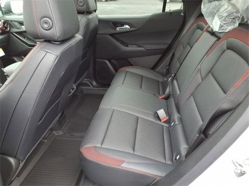 New 2026 Chevrolet Equinox RS w/ LPO, Floor Liner Package image 9