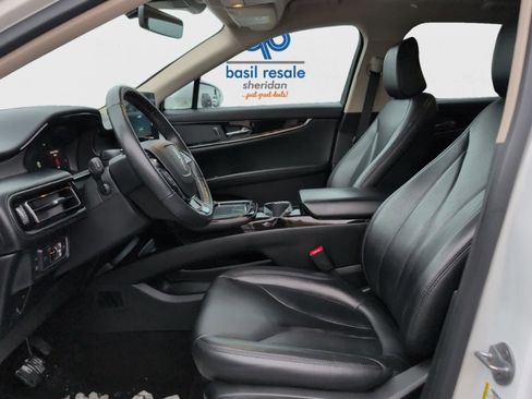 Used 2021 Lincoln Nautilus AWD image 12