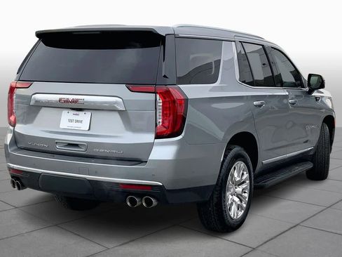 Used 2024 GMC Yukon Denali w/ Advanced Technology Package image 12