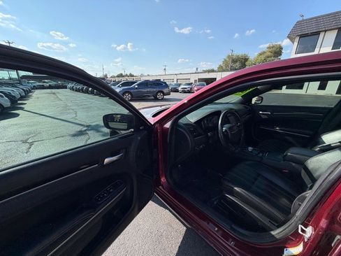 Used 2019 Chrysler 300 S w/ 300S Premium Group RWD image 26