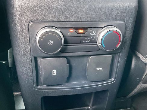 Used 2021 Ford Explorer XLT w/ Equipment Group 202A RWD image 29