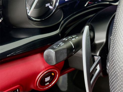 Used 2021 Maserati Quattroporte Trofeo image 5