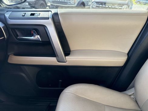 Used 2016 Toyota 4Runner Limited AWD/4WD image 23