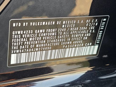Used 2018 Volkswagen GTI SE w/ SE Leather Package FWD image 32