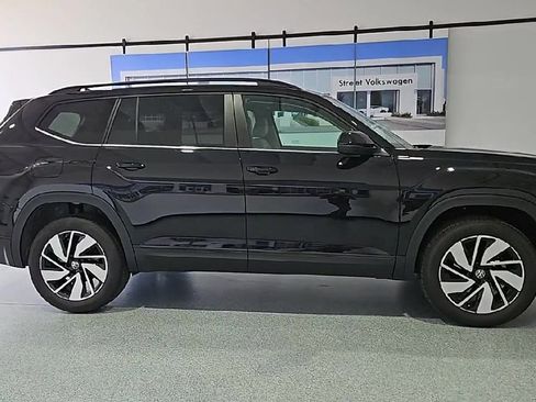 New 2026 Volkswagen Atlas SE FWD image 10