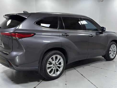 Used 2023 Toyota Highlander Limited image 5