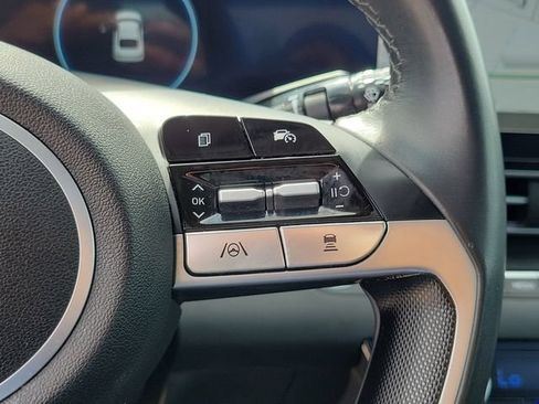 Used 2025 Hyundai Elantra Limited FWD image 29