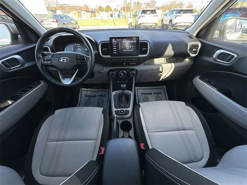 Used 2024 Hyundai Venue SEL image 20