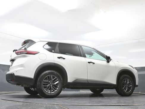 Used 2024 Nissan Rogue S FWD image 47