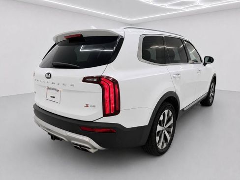 Used 2020 Kia Telluride S w/ S 8 Passenger Seating Package AWD/4WD image 3