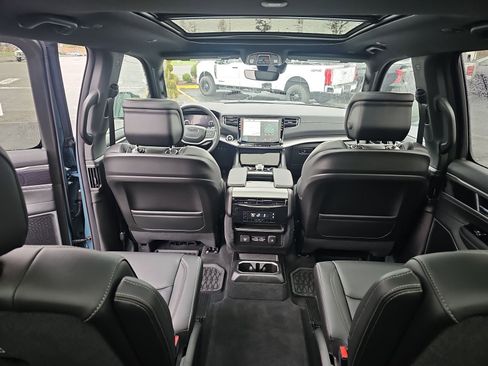 New 2026 Jeep Grand Wagoneer 4WD image 11