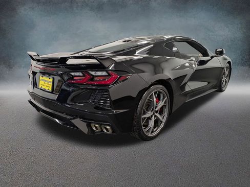 Used 2022 Chevrolet Corvette Stingray Preferred Cpe w/ Z51 Performance Package RWD image 4