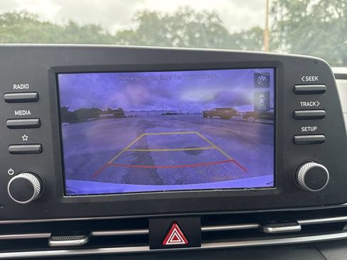 Used 2022 Hyundai Elantra Blue FWD image 24
