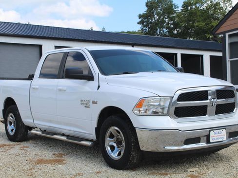 Used 2019 RAM 1500 Classic SLT image 6