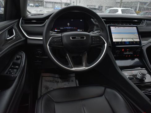 Used 2023 Jeep Grand Cherokee L Limited image 18