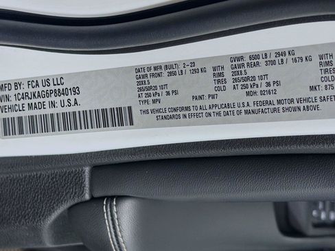 Used 2023 Jeep Grand Cherokee L Laredo AWD/4WD image 39