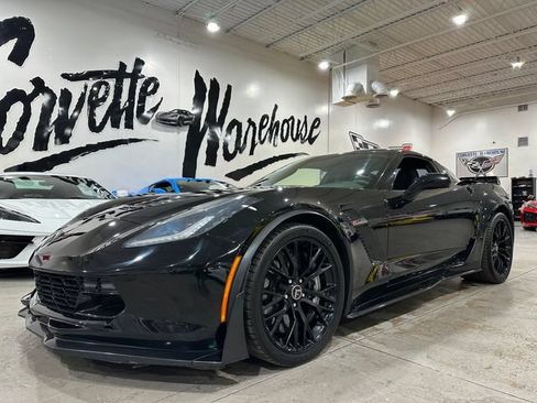Used 2015 Chevrolet Corvette Z06 w/ 3LZ Preferred Equipment Group RWD image 8