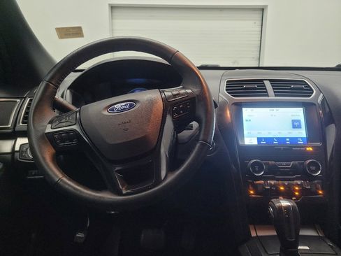 Used 2018 Ford Explorer XLT w/ Equipment Group 201A image 22