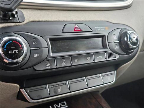 Used 2016 Kia Sorento EX image 17