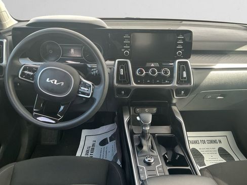 Used 2023 Kia Sorento LX FWD image 10