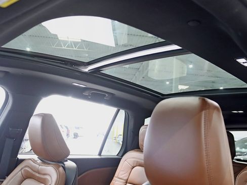 Used 2023 Lincoln Aviator Reserve w/ Equipment Group 201A image 29