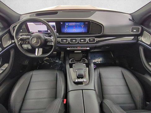 Used 2024 Mercedes-Benz GLS 450 4MATIC image 20