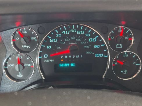 Used 2025 Chevrolet Express 2500 w/ Driver Convenience Package RWD image 28