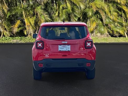 Used 2023 Jeep Renegade Latitude AWD/4WD image 7
