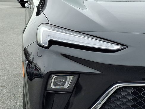 Used 2024 Buick Encore GX Sport Touring image 9