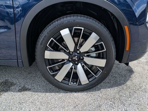 New 2026 Mitsubishi Outlander SEL FWD image 11