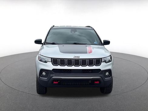 Used 2025 Jeep Compass Trailhawk AWD/4WD image 4
