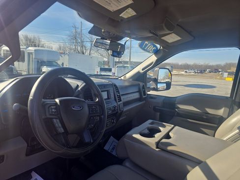 Used 2017 Ford F250 XL w/ Power Equipment Group AWD/4WD image 18