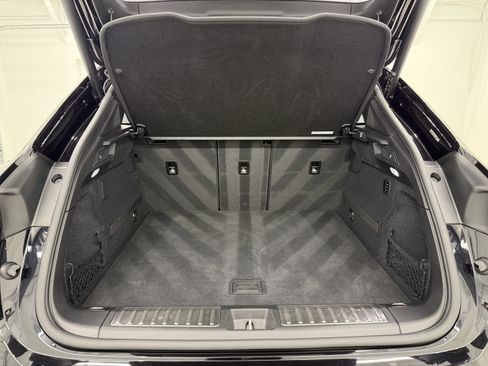 Certified 2025 Porsche Macan 4 Electric image 62