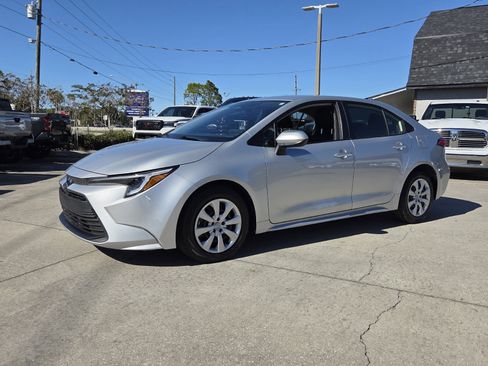 Certified 2024 Toyota Corolla LE image 3