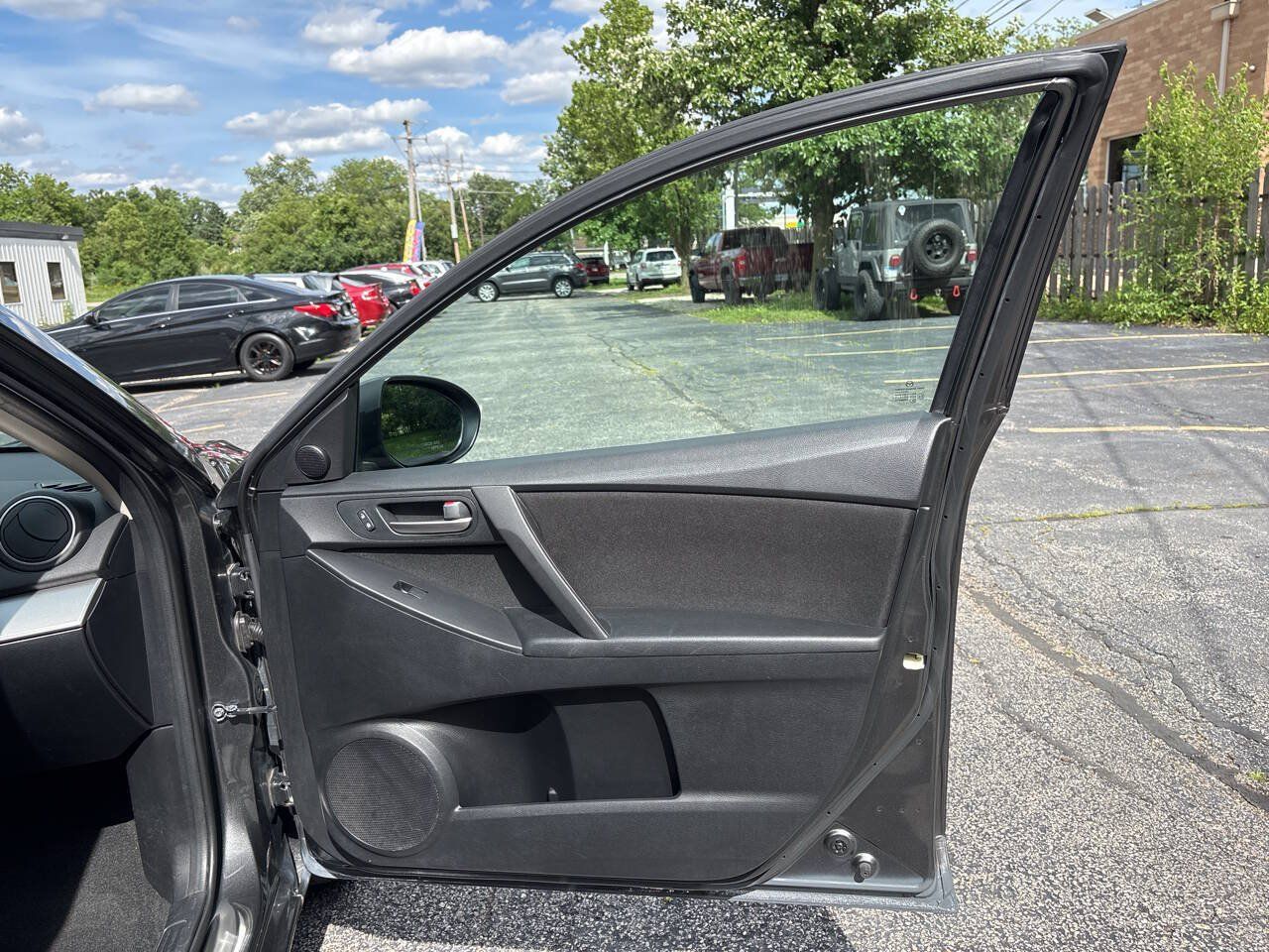 Used 2012 MAZDA MAZDA3 i Touring FWD image 26