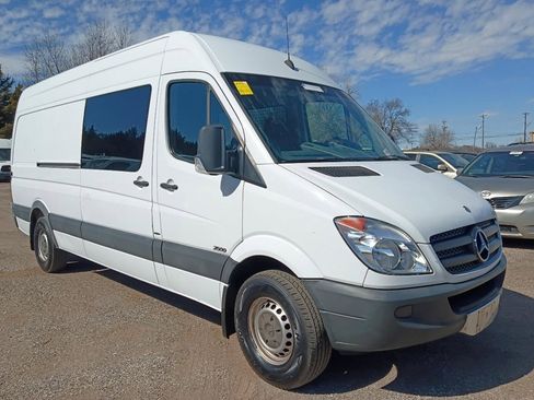 Used 2013 Mercedes-Benz Sprinter 2500 image 3