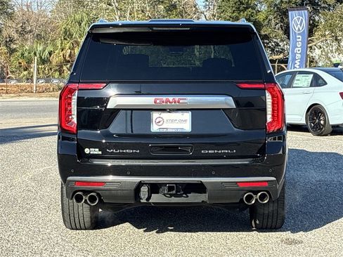 Used 2023 GMC Yukon XL Denali w/ Advanced Technology Package image 6