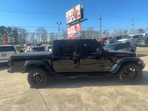 Used 2021 Jeep Gladiator Overland image 4