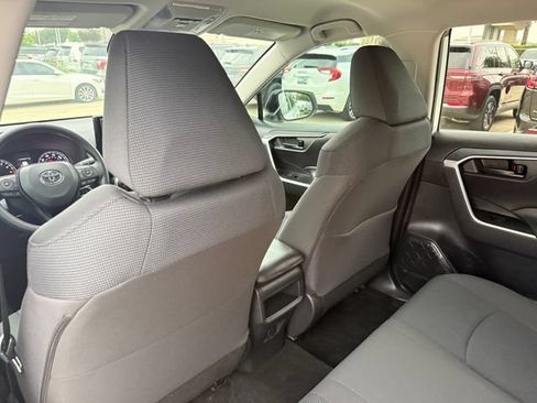 Used 2021 Toyota RAV4 LE FWD image 25