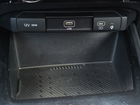 Used 2023 Kia Niro EX Touring image 24