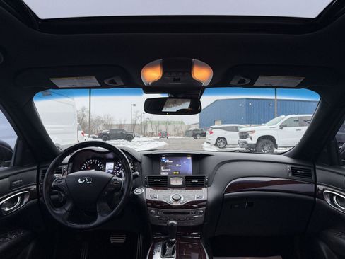 Used 2017 INFINITI Q70 3.7 w/ Technology Package image 36