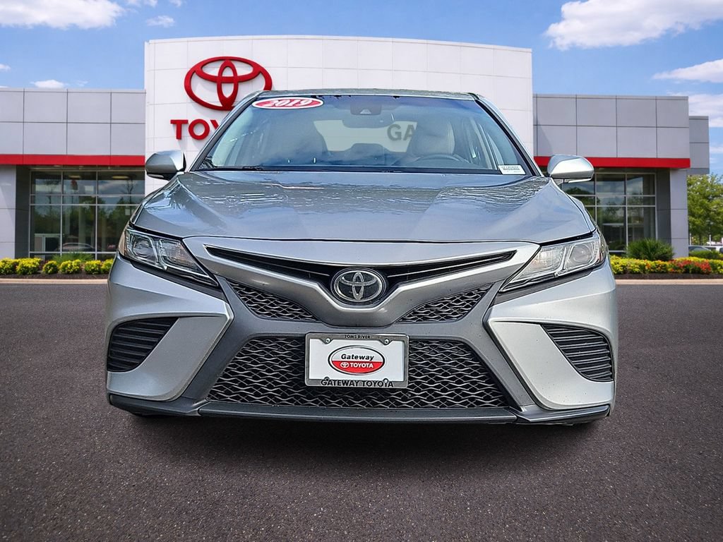 Used 2019 Toyota Camry SE w/ Convenience Package FWD image 2