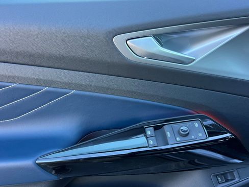 New 2025 Volkswagen ID.4 Pro S image 11